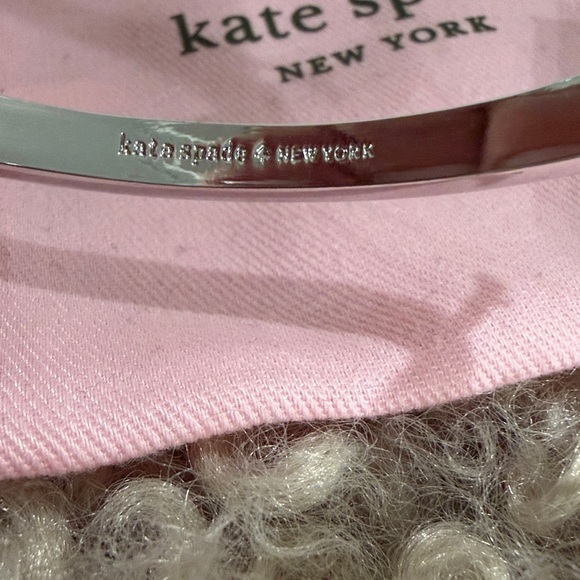 NWT Kate Spade Ready Set Bow Pave Bangle - Picture 5 of 5